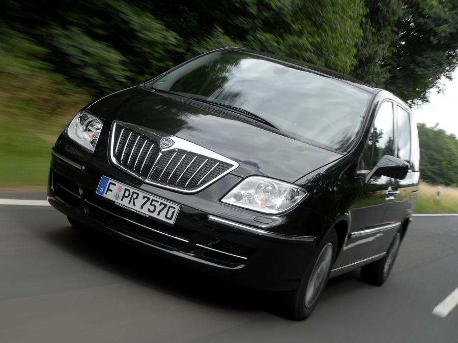  Lancia Phedra 2008 года  (фото 7 из 16)